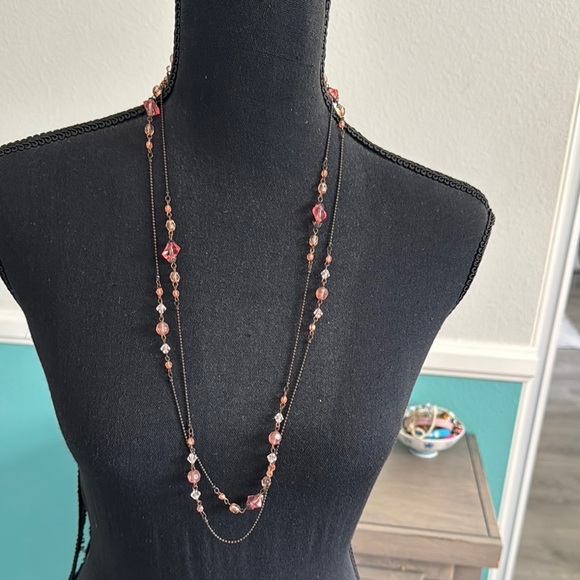 Elegant Pink Beaded Necklace - Picture 3 of 4